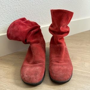 Martino Red Suede Booties - Made in Canada (Size 9)